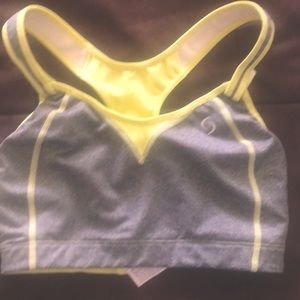 Moving comfort runners bra